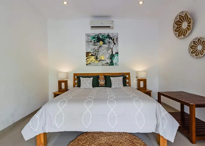 Adorable 1br In The Heart Of スミニャック